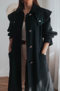 Czarny płaszcz z pięknym kołnierzem Vintage/ 100 % WEŁNA / r. XXL