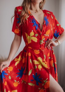 Czerwona szmizjerka w kwiaty Vintage/ 100 % WISKOZA/ r. M-L